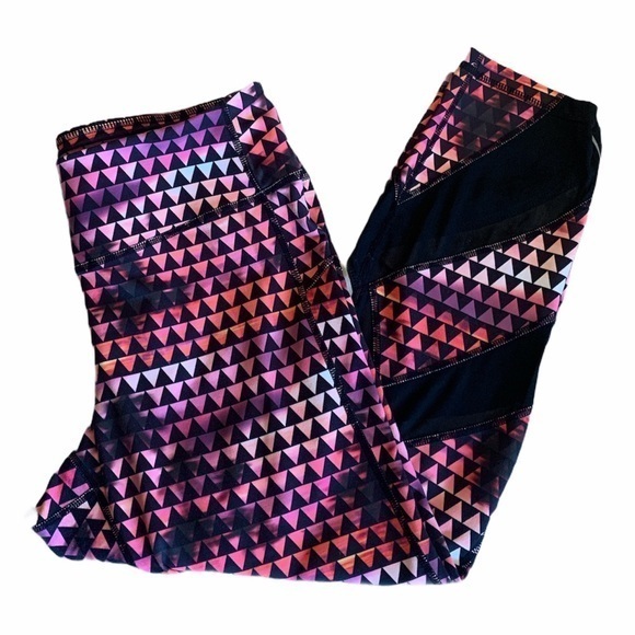 Zella Pants - ZELLA Women’s Athletic Capri Pant - sz Med